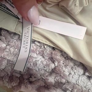 Victoria secret bra size 36DD